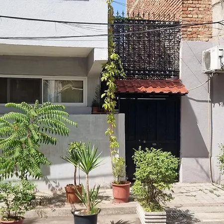 Elisabeta Cozy דירה טיראנה